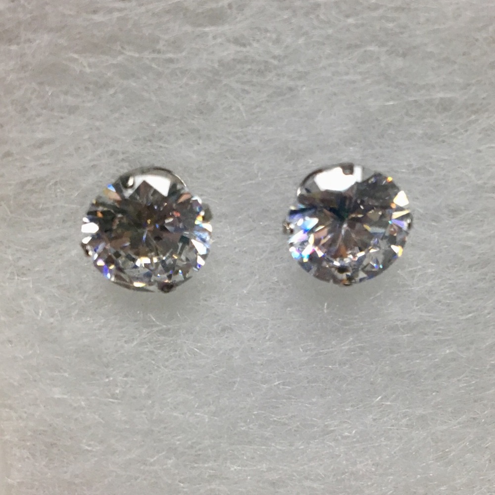 8ct CZ Studs